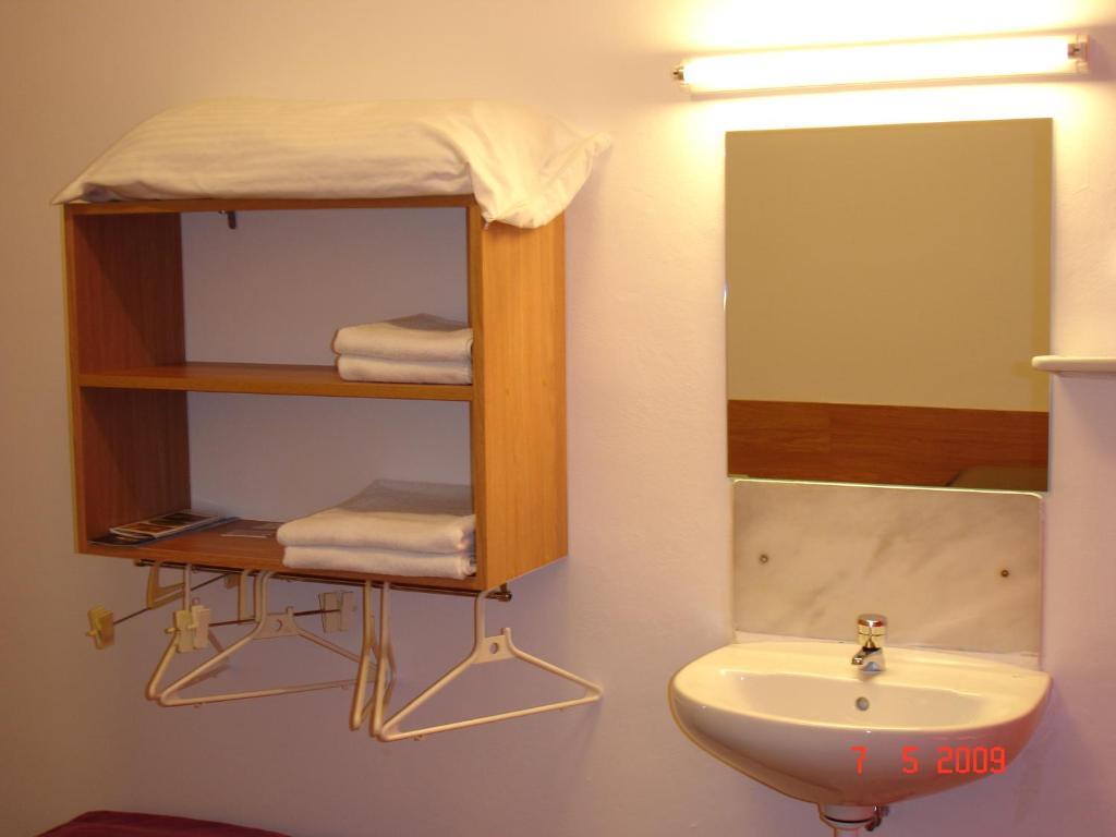 Hostal Can Blanco Sarria de Ter Exterior photo