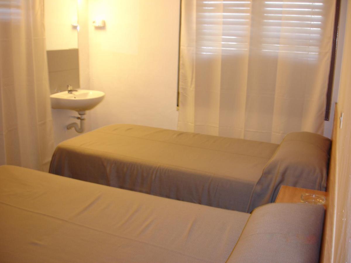 Hostal Can Blanco Sarria de Ter Exterior photo