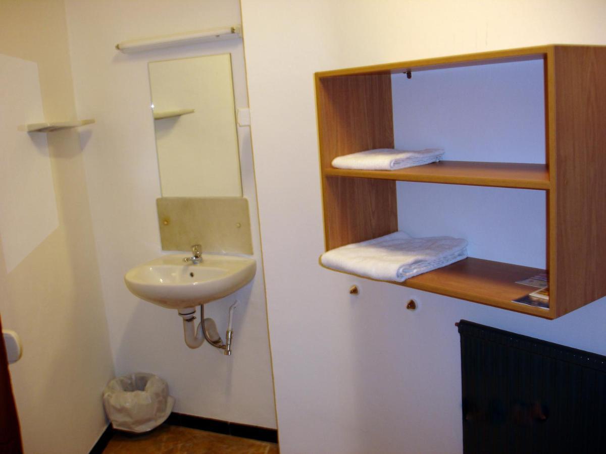 Hostal Can Blanco Sarria de Ter Exterior photo